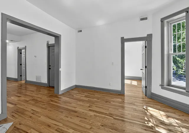 5th image of 6602 S Marquette Ave, Chicago, IL 60637 | MLS# 12666296