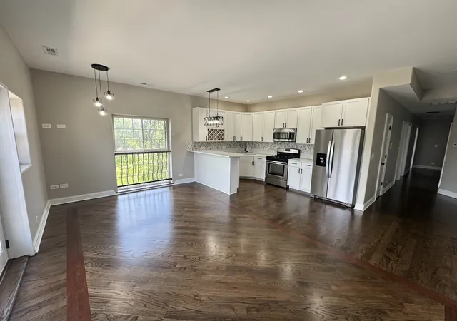 Homes for sale in Chicago, IL | 543 E 43Rd St, Chicago, IL 60653