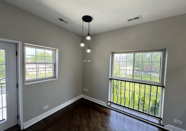 Homes for sale in Chicago, IL | 543 E 43Rd St, Chicago, IL 60653