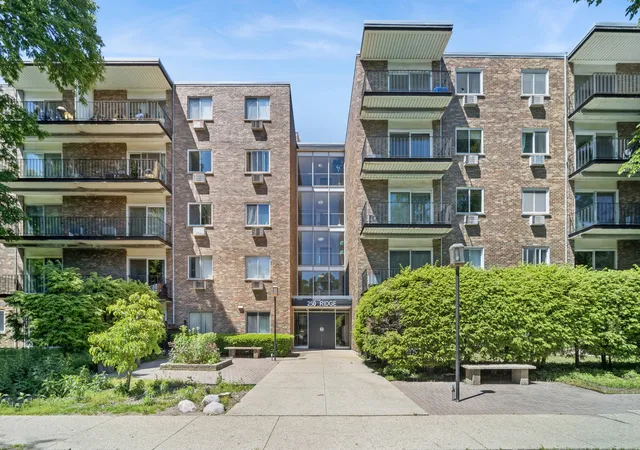 Condo for sale at 250 Ridge Ave #1C, Evanston, IL 60202 | MLS# 12666337 | Listing updated on 2026-09-08