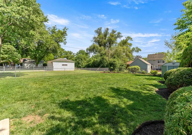 Homes for sale in Elmhurst, IL | 492 W Avery St, Elmhurst, IL 60126 | MLS# 12666349