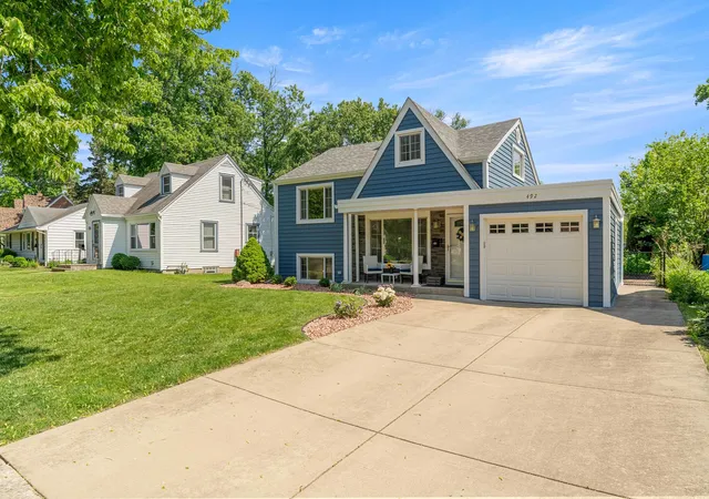 Homes for sale in Elmhurst, IL | 492 W Avery St, Elmhurst, IL 60126 | MLS# 12666349