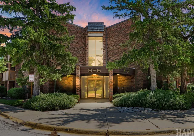 23rd image of 925 Springhill Dr #202, Northbrook, IL 60062 | MLS# 12666474
