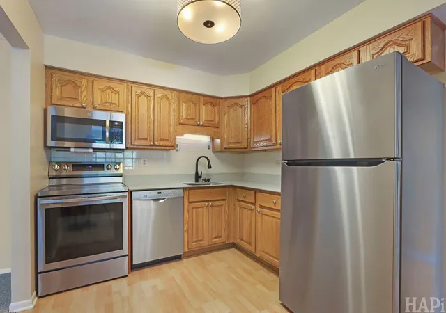 5th image of 925 Springhill Dr, Northbrook, IL 60062