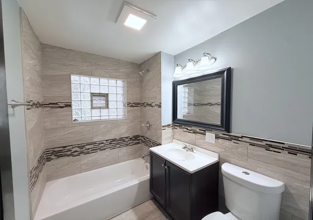 5th image of 7924 S Peoria St, Chicago, IL 60620 | MLS# 12666495