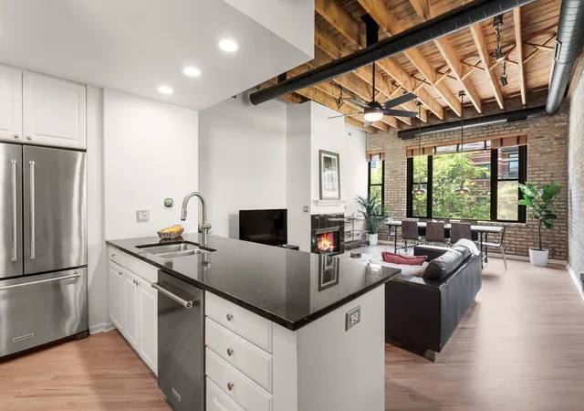 Photo 4 of Condo for sale at 2943 N Lincoln Ave #204, Chicago, IL 60657 | MLS# 12666566 | Listing updated on 2026-09-25
