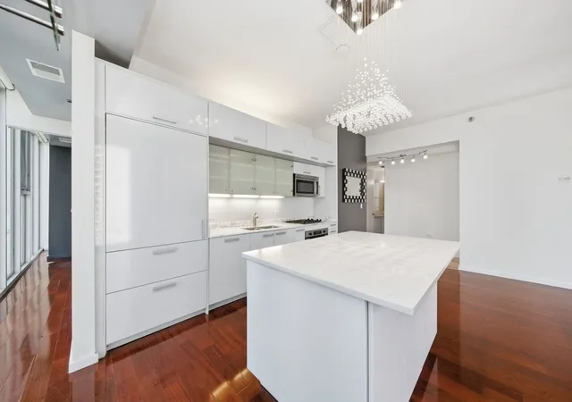 Homes for sale in Chicago, IL | 550 N St Clair St, Chicago, IL 60611
