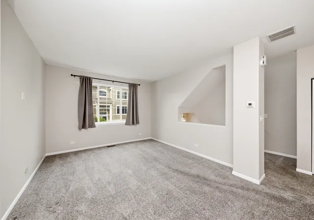 3rd image of 2264 Daybreak Dr, Aurora, IL 60503 | MLS# 12666676