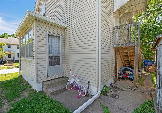 Homes for sale in Moline, IL | 1730 10Th St, Moline, IL 61265 | MLS# 12666733