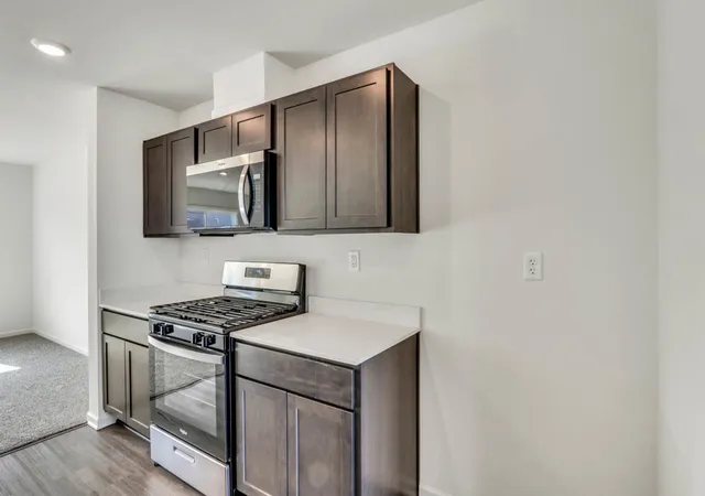 3rd image of 422 Lakeshore Ct, St. Charles, IL 60174 | MLS# 12666738