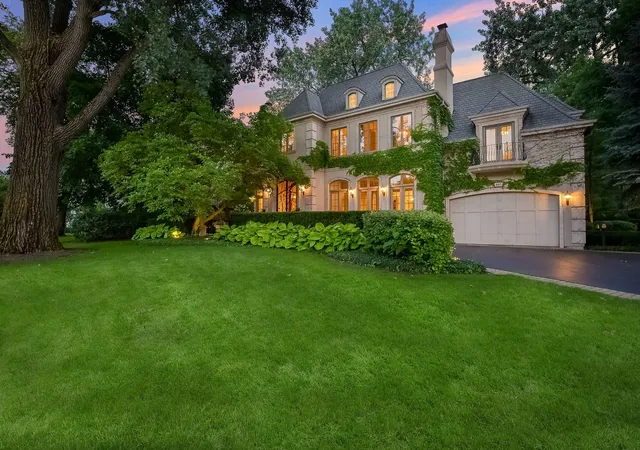 Photo 1 of Single family home for sale at 887 Crescent Blvd, Glen Ellyn, IL 60137 | MLS# 12666811 | Listing updated on 2026-08-17