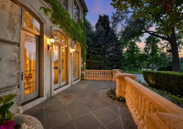 Photo 3 of Single family home for sale at 887 Crescent Blvd, Glen Ellyn, IL 60137 | MLS# 12666811 | Listing updated on 2026-08-17