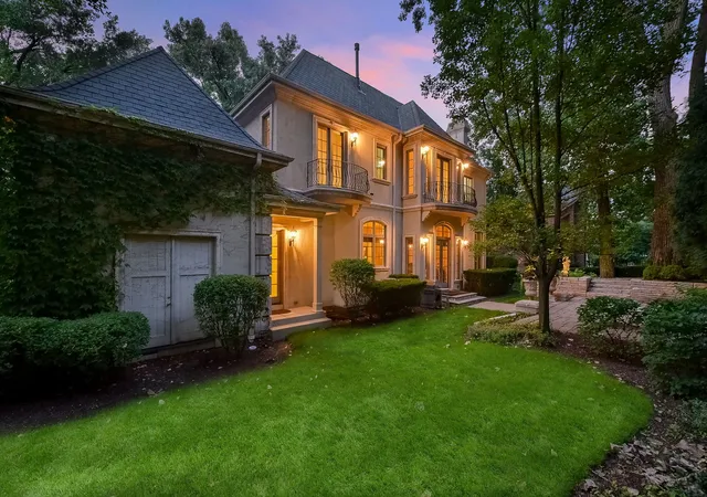 Photo 4 of Single family home for sale at 887 Crescent Blvd, Glen Ellyn, IL 60137 | MLS# 12666811 | Listing updated on 2026-08-17