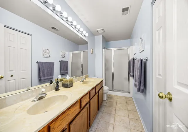 image of 1103 Stratford Ct, Elgin, IL 60120
