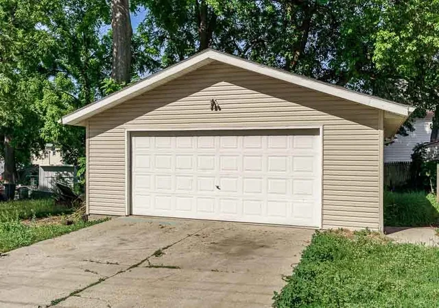 Homes for sale in Belvidere, IL | 604 E Pleasant St, Belvidere, IL 61008 | MLS# 12666855