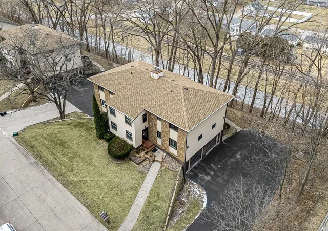 Homes for sale in Hampton, IL | 25 Cherry Hill Ct, Hampton, IL 61256 | MLS# 12666961