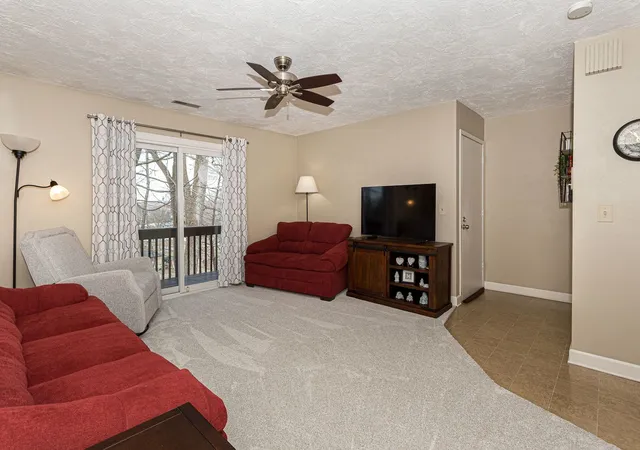 Homes for sale in Hampton, IL | 25 Cherry Hill Ct, Hampton, IL 61256 | MLS# 12666961