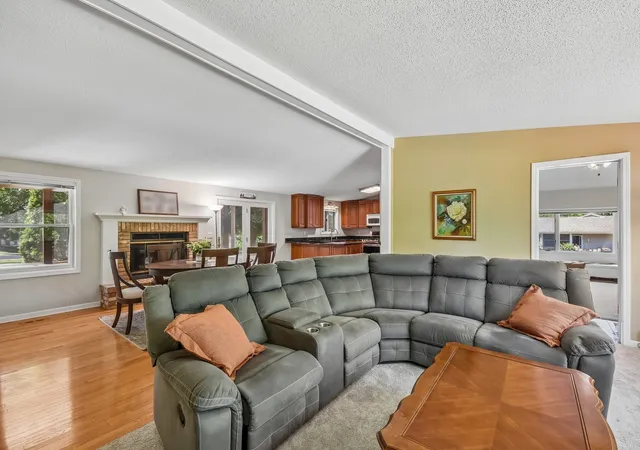 Homes for sale in Crystal Lake, IL | 6511 Sands Rd, Crystal Lake, IL 60014 | MLS# 12666998