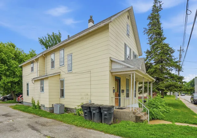 Homes for sale in Rock Island, IL | 1819 17th St, Rock Island, IL 61201 | MLS# 12667000