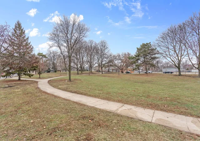 Homes for sale in Oak Park, IL | 1032 S Maple Ave, Oak Park, IL 60304 | MLS# 12667016