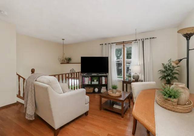 Homes for sale in Bloomington, IL | 4 Moonstone Ct, Bloomington, IL 61704 | MLS# 12667053