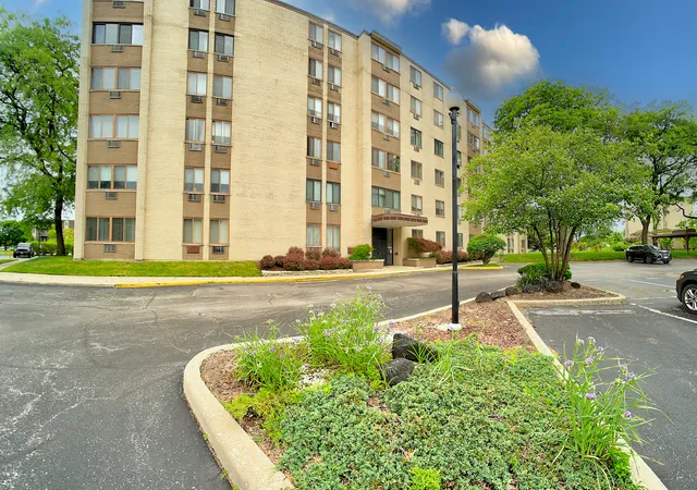 Photo 1 of Townhouse for sale at 9740 S Pulaski Rd #105, Oak Lawn, IL 60453 | MLS# 12667064 | Listing updated on 2026-08-04