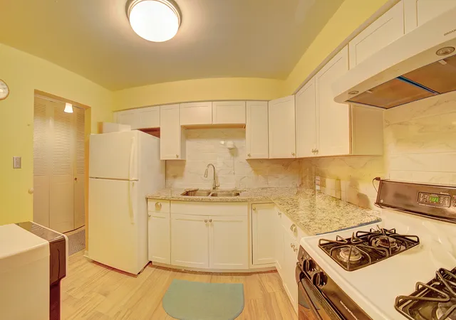 Listing Photo 5 - Condo for sale in building located at 9740 S Pulaski Rd, Oak Lawn, IL 60453 - Unit #105