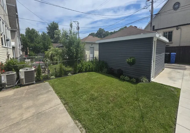 Photo 2 of House for sale at 5605 N Keystone Ave, Chicago, IL 60646 | MLS# 12667073 | Listing updated on 2026-09-25