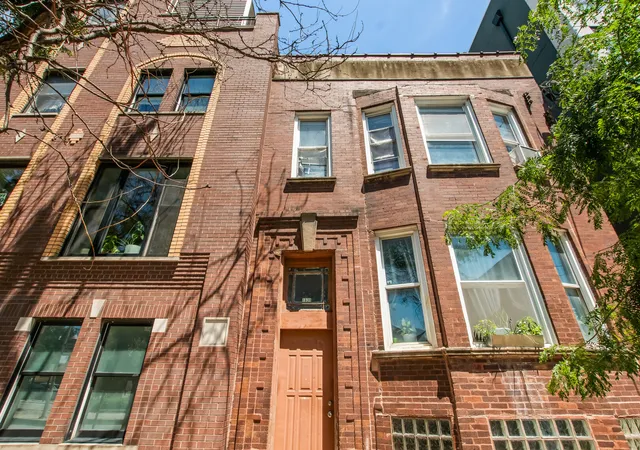 1st image of 1630 W Melrose St, Chicago, IL 60657 | MLS# 12667107