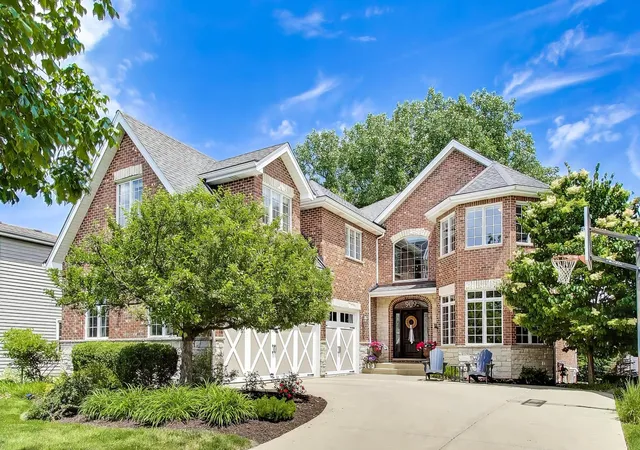 Homes for sale in Elmhurst, IL | 909 S Cambridge Ave, Elmhurst, IL 60126 | MLS# 12667146