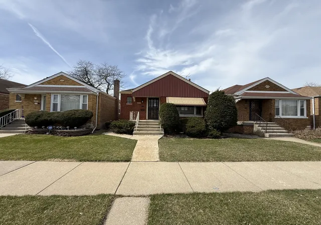 Homes for sale in Chicago, IL | 8842 S Cregier Ave, Chicago, IL 60617 | MLS# 12667168