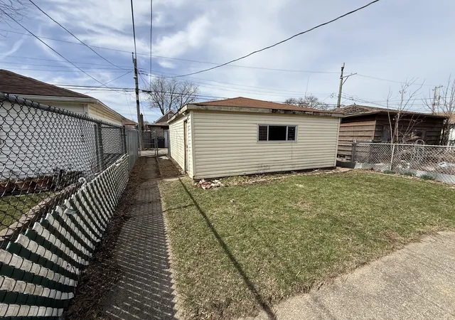 Homes for sale in Chicago, IL | 8842 S Cregier Ave, Chicago, IL 60617 | MLS# 12667168