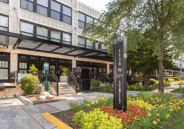 Homes for sale in Chicago, IL | 1150 W 15th St #302, Chicago, IL 60608 | MLS# 12667198
