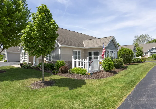 Homes for sale in Sycamore, IL | 2035 Somerset Ln, Sycamore, IL 60178