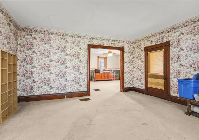 Photo 4 of Single family home for sale at 927 E Lincoln Ave, Belvidere, IL 61008 | MLS# 12667230 | Listing updated on 2026-10-02