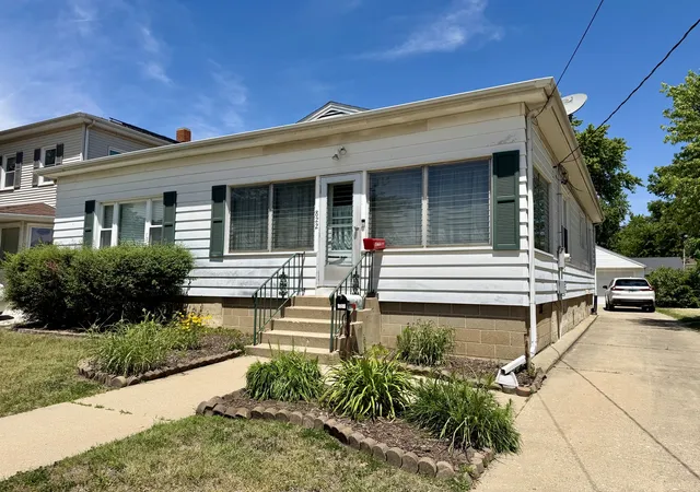 1st image of 822 W Lafayette St, Ottawa, IL 61350 | MLS# 12667240