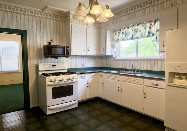 3rd image of 822 W Lafayette St, Ottawa, IL 61350 | MLS# 12667240