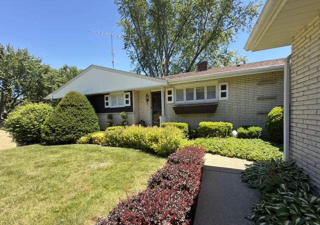 Homes for sale in Ingleside, IL | 34841 N Leonard Ave, Ingleside, IL 60041 | MLS# 12667294