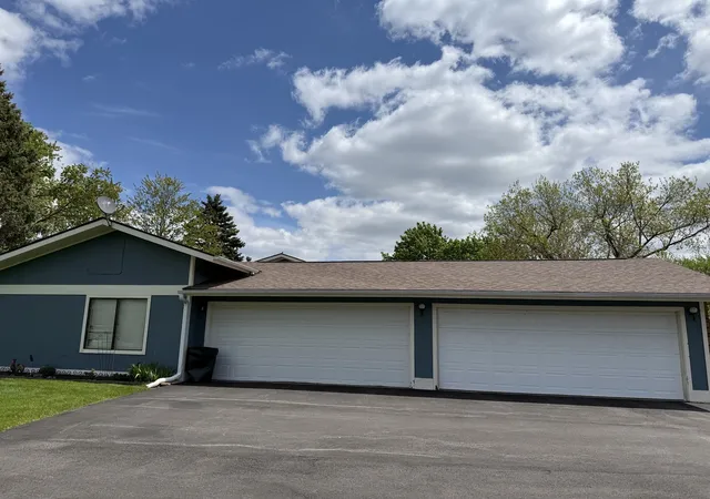 Homes for sale in Mc Henry, IL | 4904 W Oakwood Dr #A, Mc Henry, IL 60050 | MLS# 12667315
