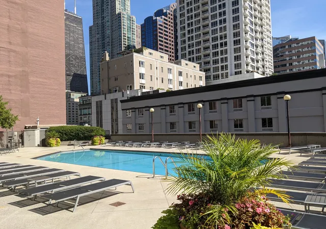 2nd image of 10 E Ontario St, Chicago, IL 60611