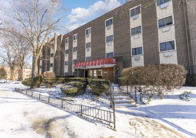 1st image of 10015 Beverly Dr #404, Skokie, IL 60076 | MLS# 12667362