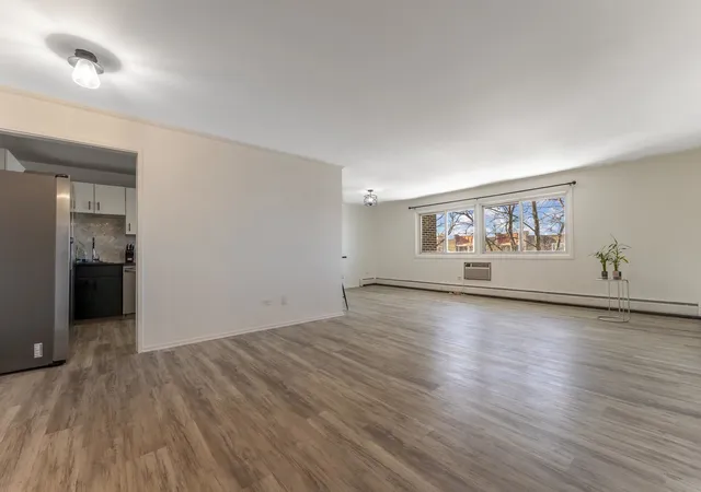 3rd image of 10015 Beverly Dr, Skokie, IL 60076