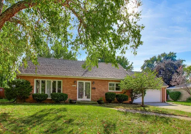Single family home for sale at 2004 Arden Pl, Joliet, IL 60435 | MLS# 12667397