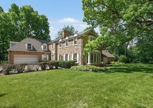 2nd image of 319 Timberline Dr, Joliet, IL 60431 | MLS# 12667400