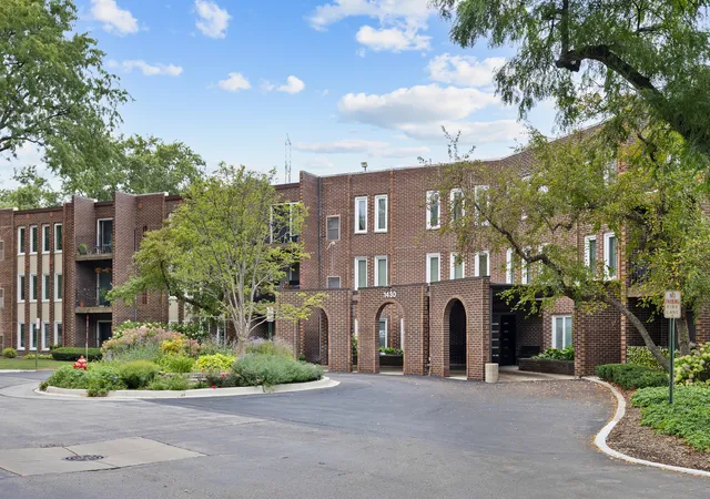 Photo 3 of Condo for sale at 1430 Sandstone Dr #115, Wheeling, IL 60090 | MLS# 12667410 | Listing updated on 2026-09-28