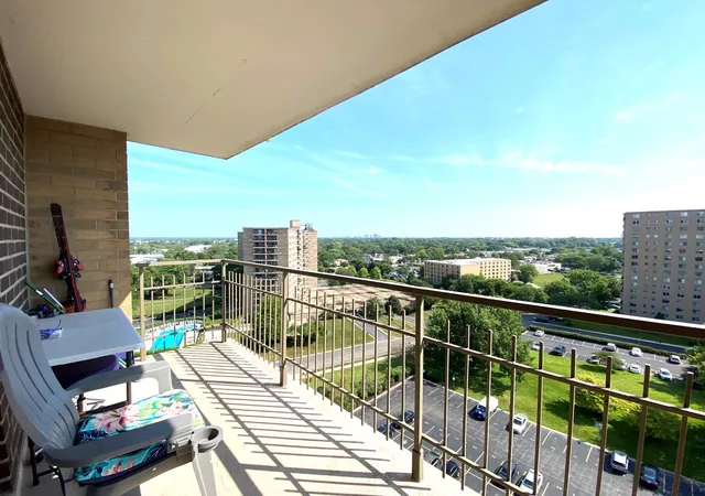 Homes for sale in Chicago, IL | 7033 N Kedzie Ave, Chicago, IL 60645