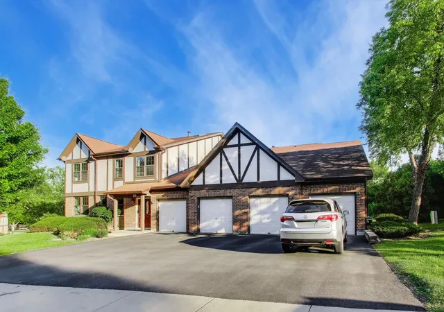 2nd image of 306 Carriage Wy #2C, Bloomingdale, IL 60108 | MLS# 12667544