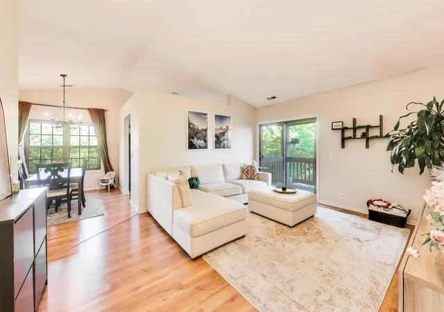 4th image of 306 Carriage Wy #2C, Bloomingdale, IL 60108 | MLS# 12667544