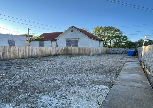 43rd image of 906 W 71st St, Chicago, IL 60621 | MLS# 12667554