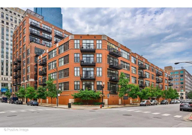 Homes for sale in Chicago, IL | 333 W Hubbard St #701, Chicago, IL 60654 | MLS# 12667560